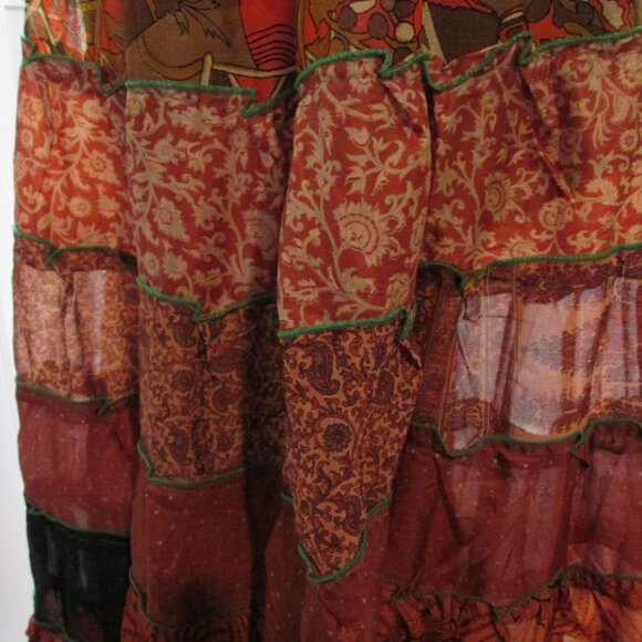 ✨ Boho Silk Patchwork Peasant Skirt – Long, Flowing & Fabulous! ✨ - Picture 7 of 9